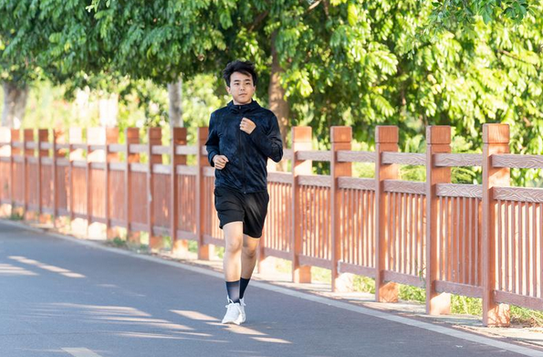 长跑技巧：如何提升长跑耐力，保持身体健康